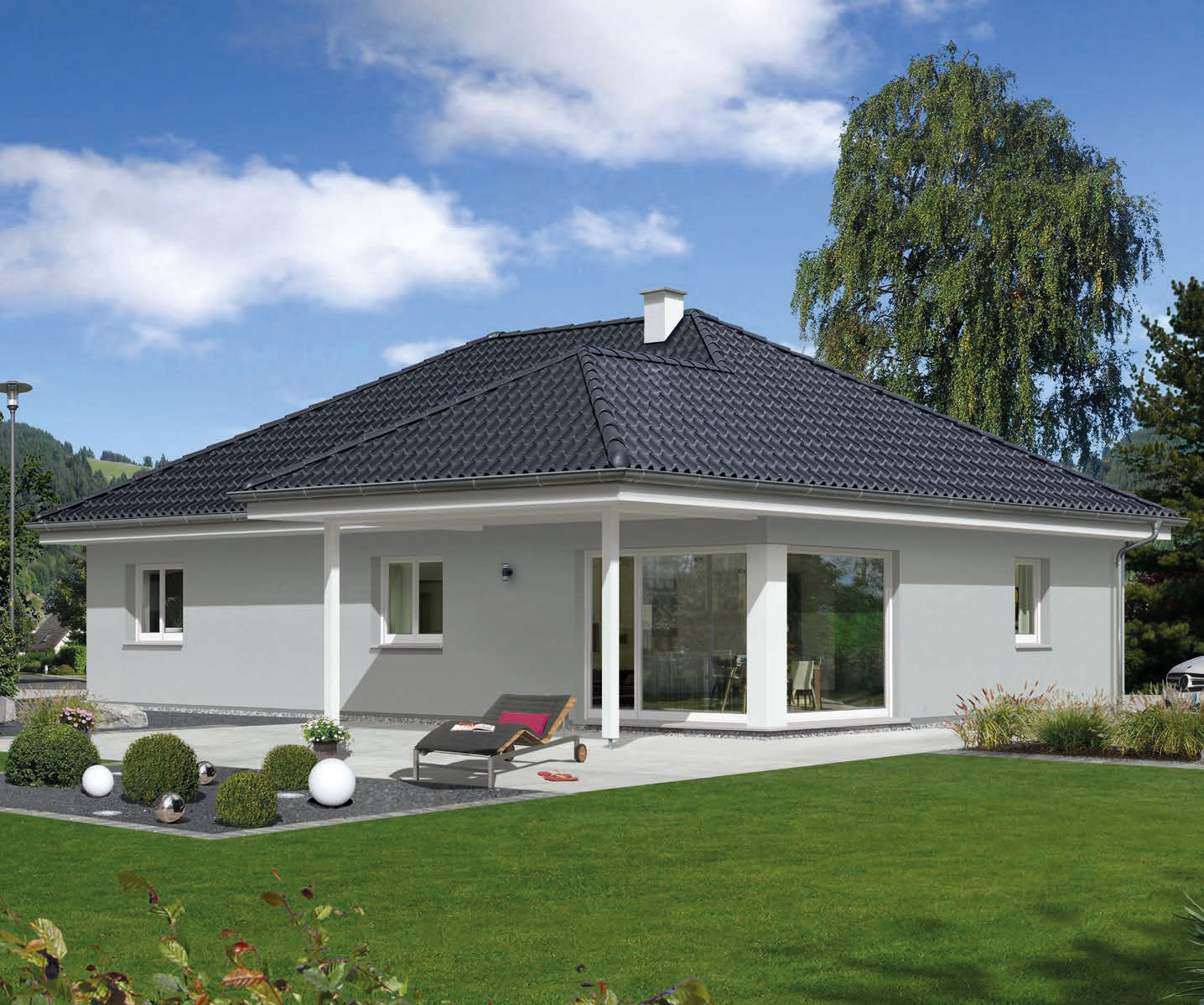 Hartl Haus Trend 112 W: Bungalow mit Walmdach, Terrasse und Garten