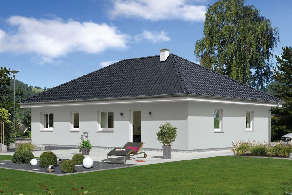 Hartl Haus Trend 112 W: Bungalow mit Walmdach, Terrasse und Garten