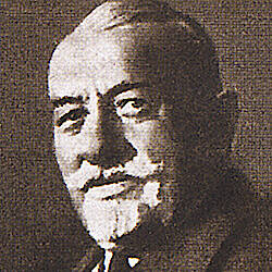 Schwarz-weiß Portrait von Wenzl Hartl, dem Gründer von Hartl Haus
