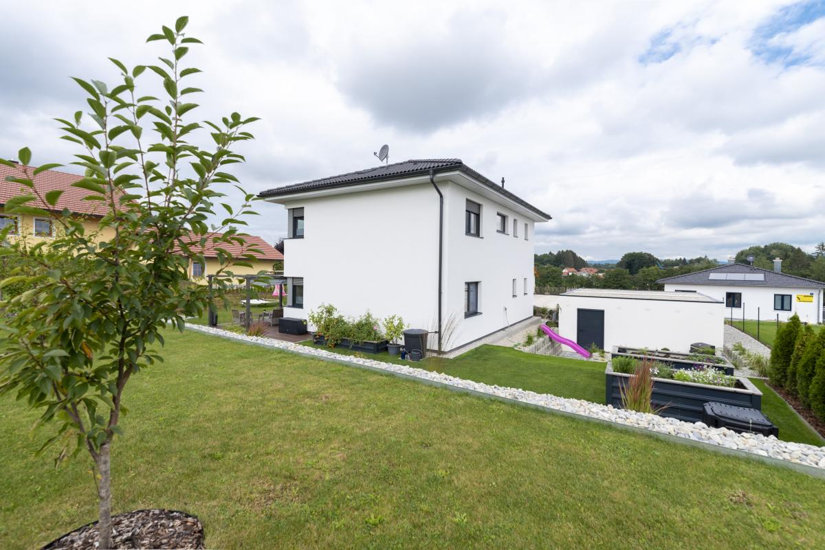 Seite Trend 146 W mit Garten